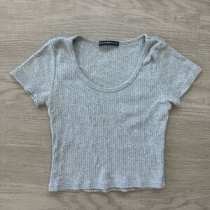 brandy melville ribbed baby tee